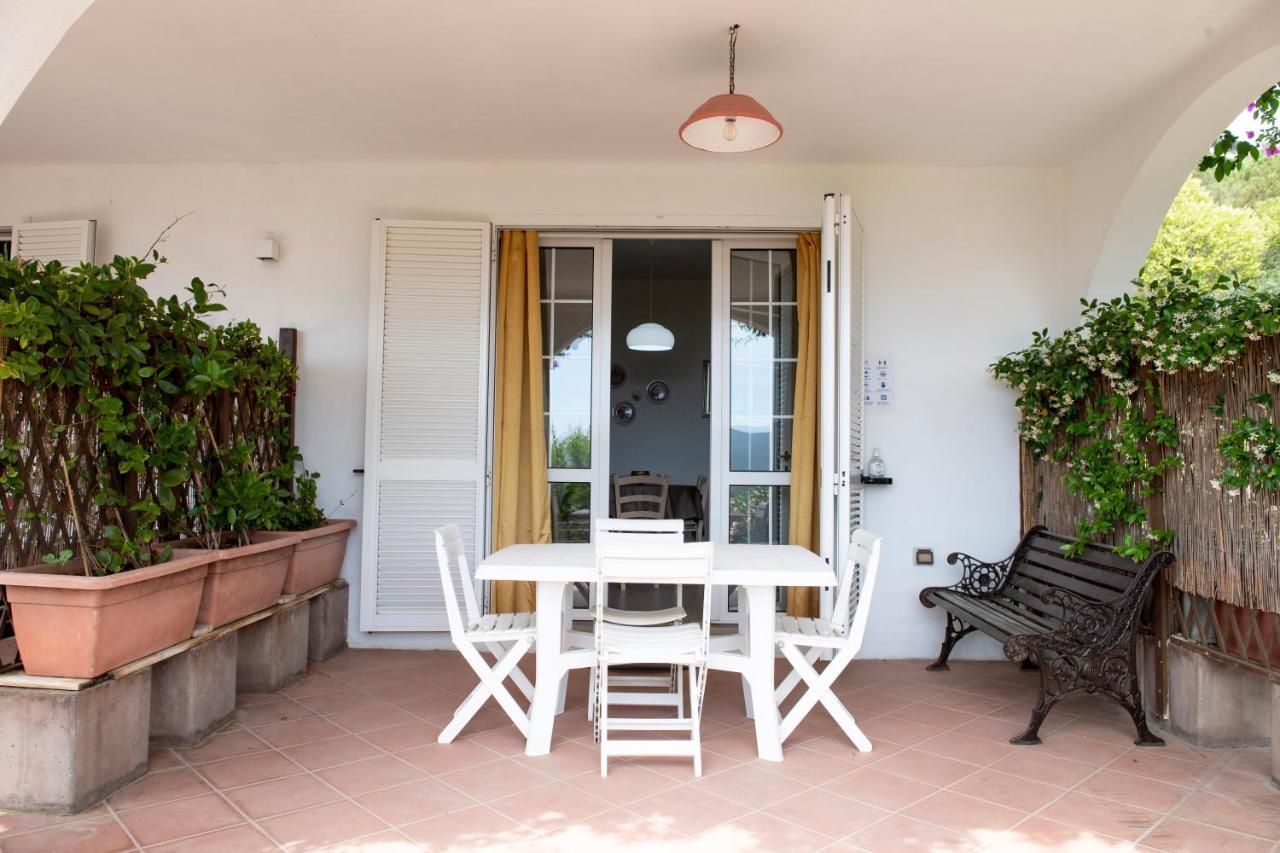 La Palazzina Nel Verde - Goelba Casa Alzi Kültér fotó